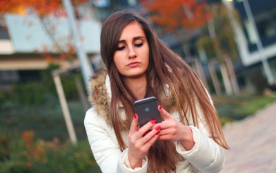 Walking While Texting Etiquette